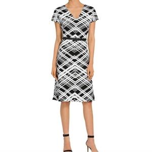 St. john Jacquard Knit V-Neck A-Line Patterned Black & white Dress Size 0